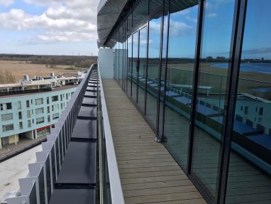 Renoveeritud terrassi parapett.