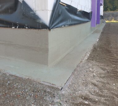 Vundamendi hüdroisolatsioon Triflex SmartTec vedelplastiga.